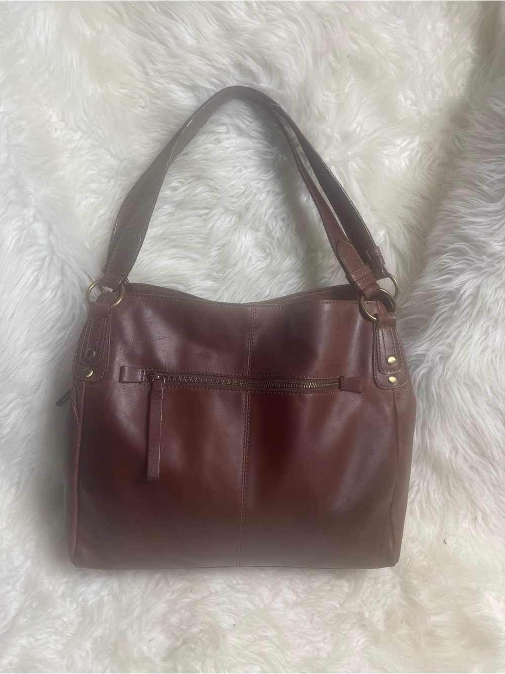 Bolo Leather Brown Medium Shoulder Bag gold tone hardwares. - Picture 3 of 14